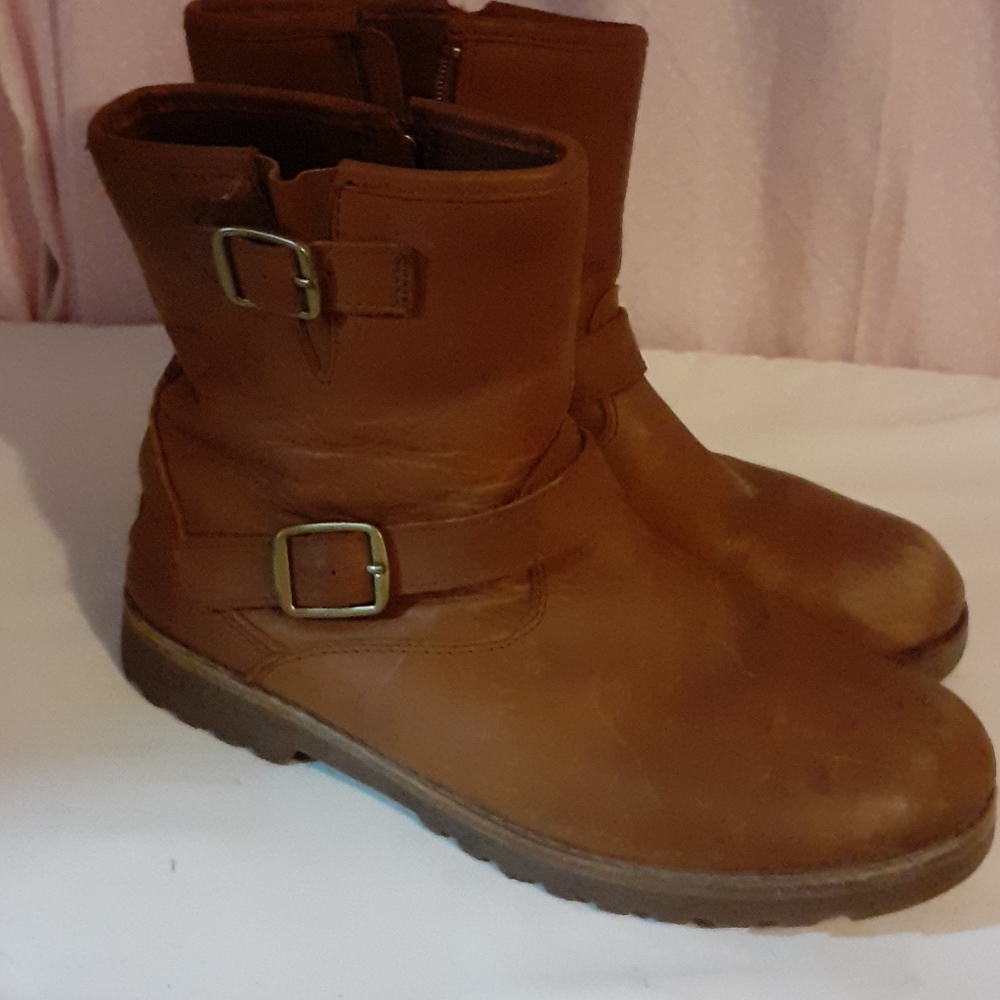 Boots youg